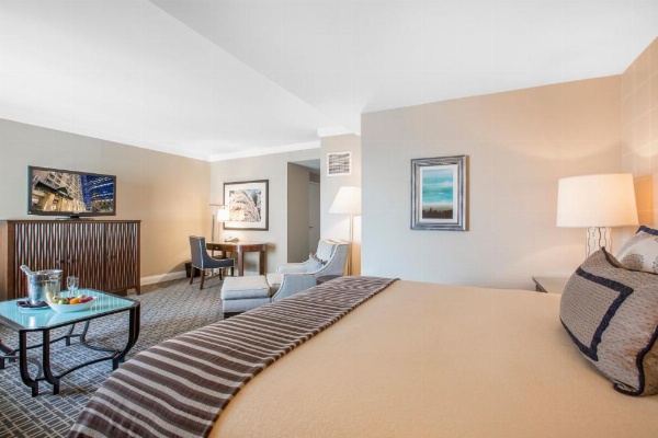 Omni Los Angeles Hotel At California Plaza image 21