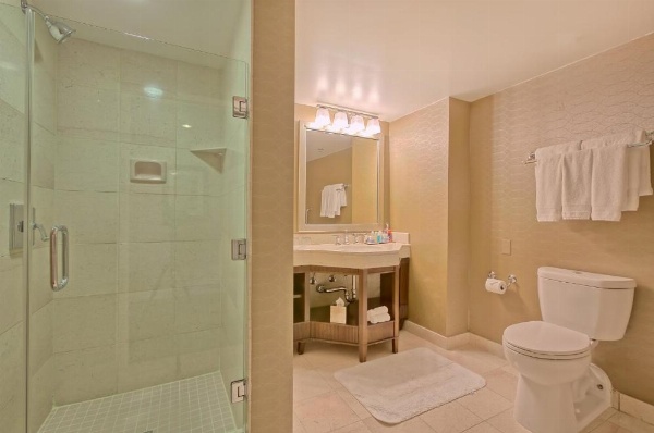 Omni Los Angeles Hotel At California Plaza image 25