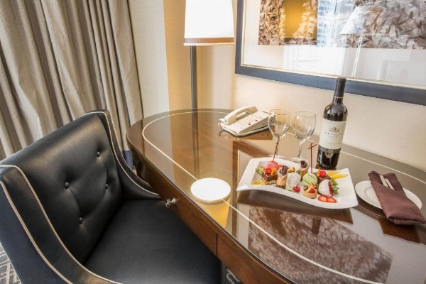 Omni Los Angeles Hotel At California Plaza image 29