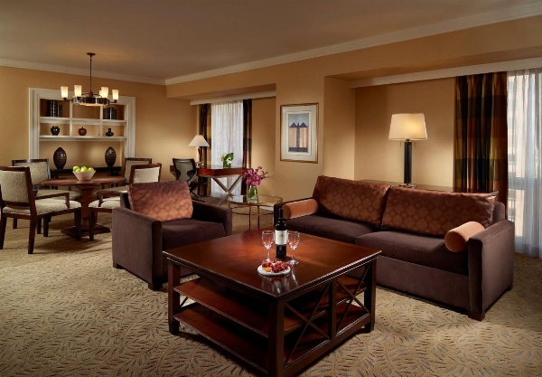 Omni Los Angeles Hotel At California Plaza image 6